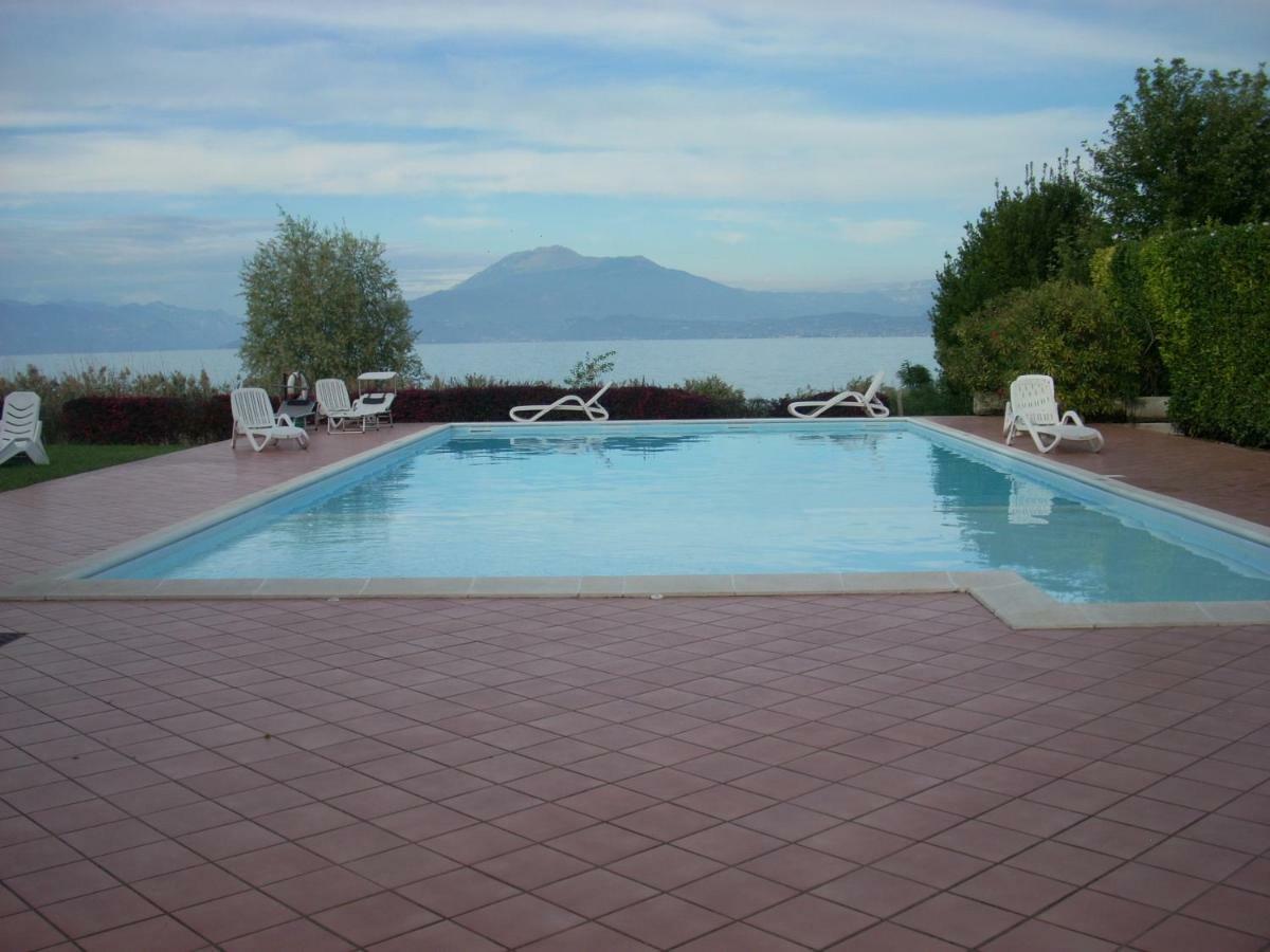 Sirmione Apartamento Exterior foto