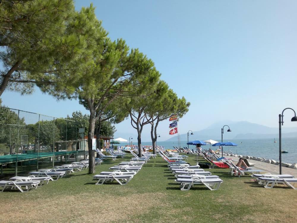 Sirmione Apartamento Exterior foto